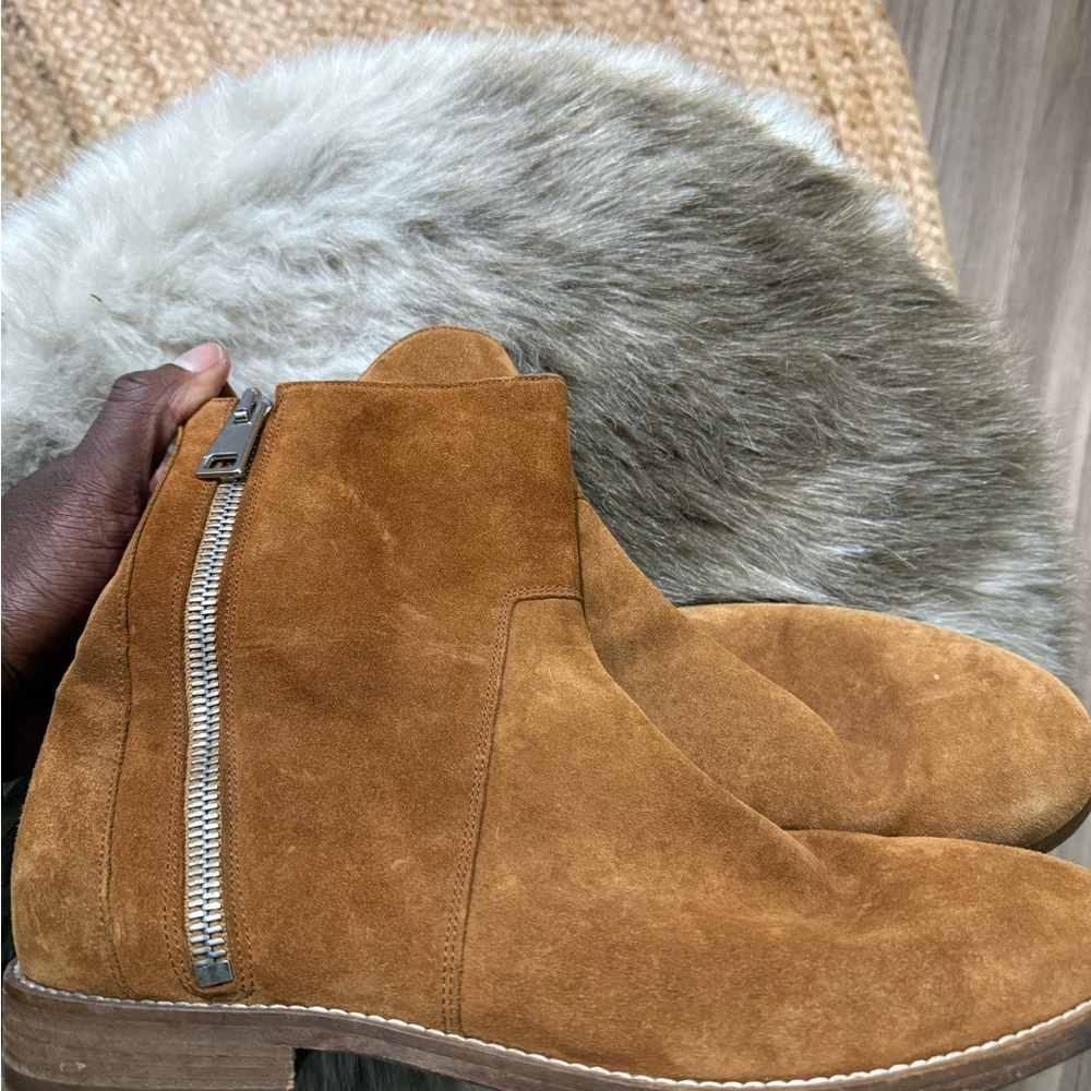 Men's Suede Boots - Tan